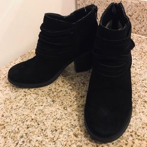Seychelles Black Suede Booties